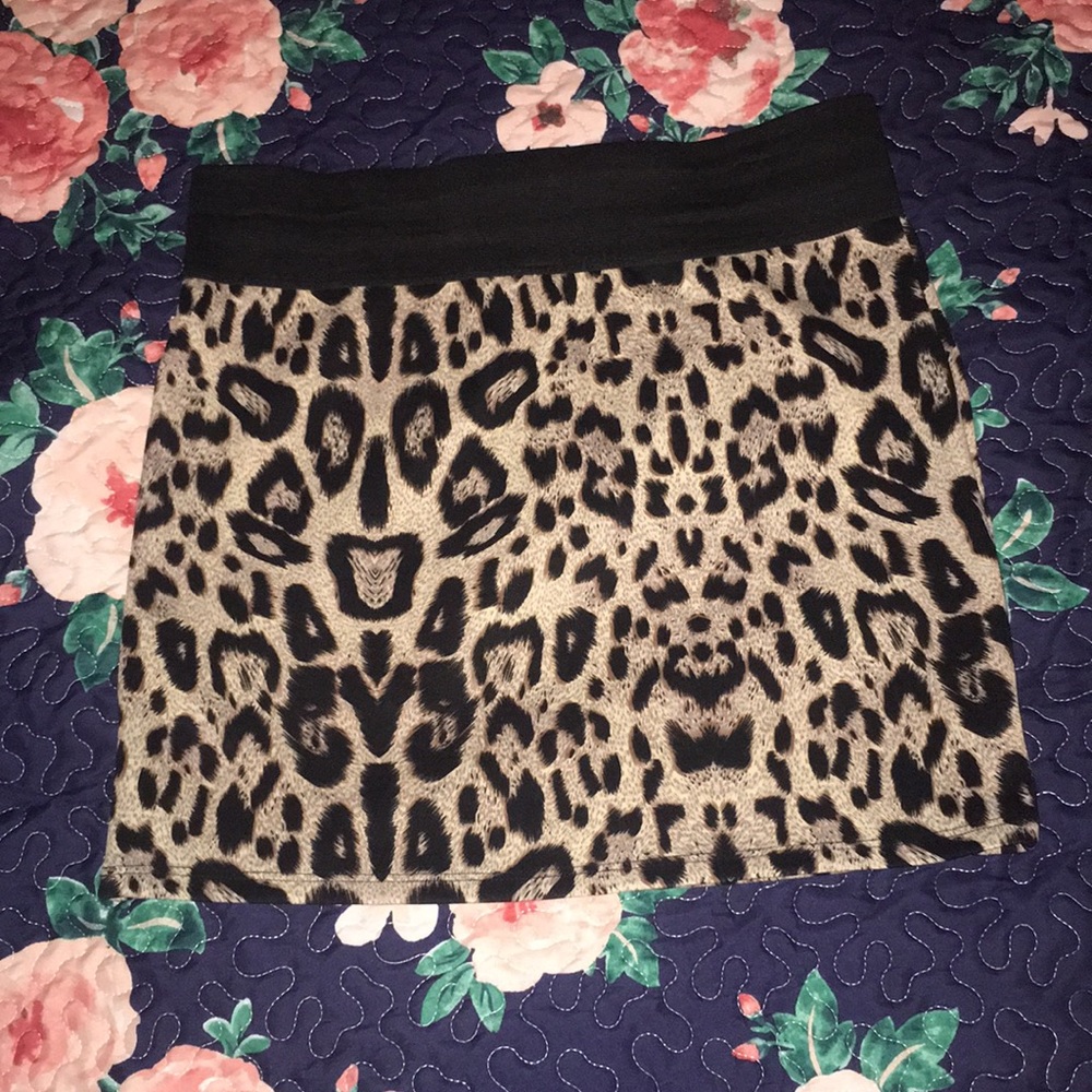 Cheetah skirt - Picture 2 of 3